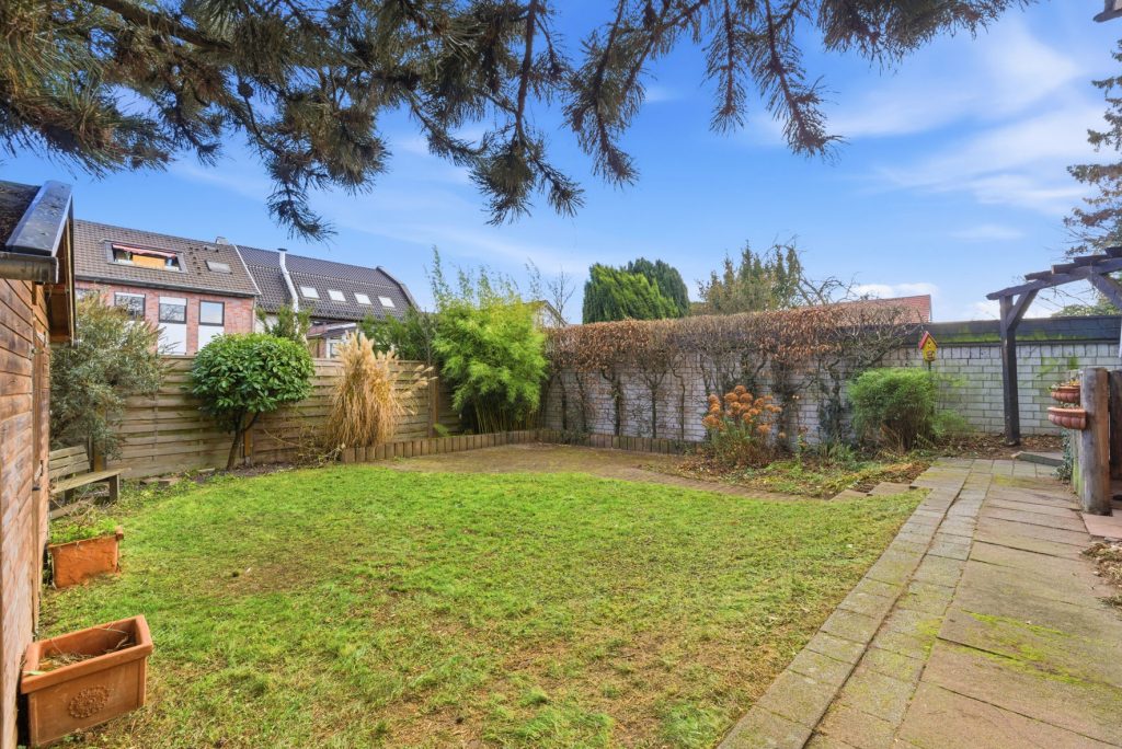 Gütelhöfer Immobilien - Immobilienangebot - Meckenheim - Alle - Multifunktionales Ein- oder Mehrfamilienhaus mit ehemaliger Praxis und viel Potenzial in Top-Lage
