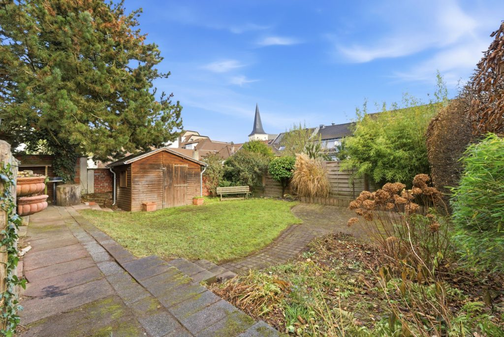 Gütelhöfer Immobilien - Immobilienangebot - Meckenheim - Alle - Multifunktionales Ein- oder Mehrfamilienhaus mit ehemaliger Praxis und viel Potenzial in Top-Lage