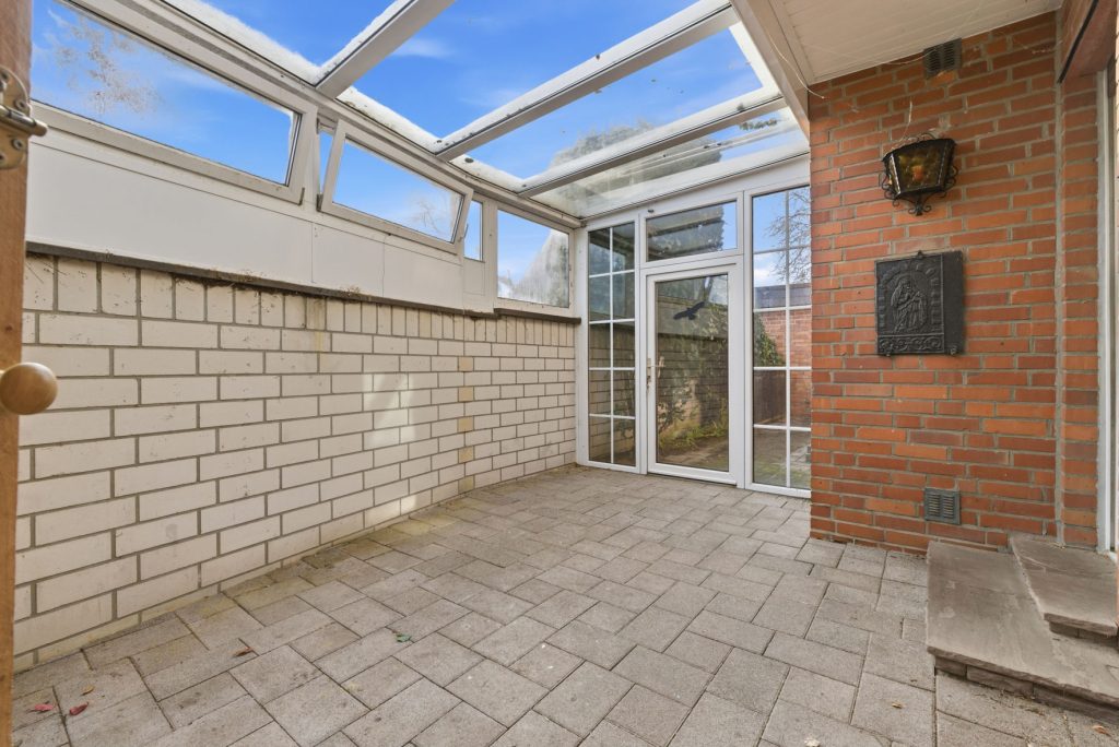 Gütelhöfer Immobilien - Immobilienangebot - Meckenheim - Alle - Multifunktionales Ein- oder Mehrfamilienhaus mit ehemaliger Praxis und viel Potenzial in Top-Lage