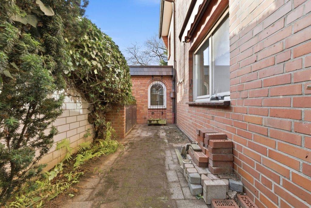 Gütelhöfer Immobilien - Immobilienangebot - Meckenheim - Alle - Multifunktionales Ein- oder Mehrfamilienhaus mit ehemaliger Praxis und viel Potenzial in Top-Lage