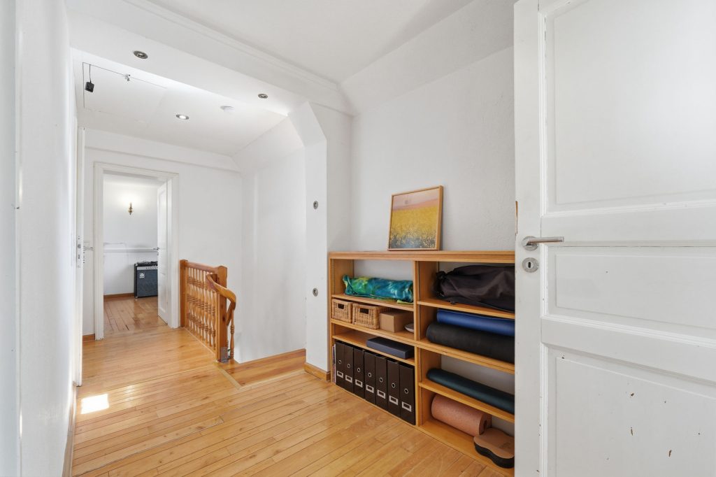 Gütelhöfer Immobilien - Immobilienangebot - Euskirchen / Kirchheim - Alle - Liebevoll sanierte und denkmalgeschützte Hofanlage mit Kaminofen und großzügigem Garten in Kirchheim