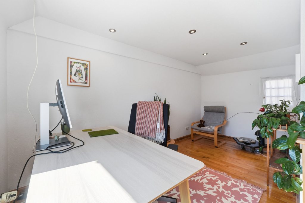 Gütelhöfer Immobilien - Immobilienangebot - Euskirchen / Kirchheim - Alle - Liebevoll sanierte und denkmalgeschützte Hofanlage mit Kaminofen und großzügigem Garten in Kirchheim