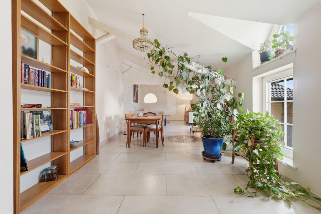 Gütelhöfer Immobilien - Immobilienangebot - Euskirchen / Kirchheim - Alle - Liebevoll sanierte und denkmalgeschützte Hofanlage mit Kaminofen und großzügigem Garten in Kirchheim