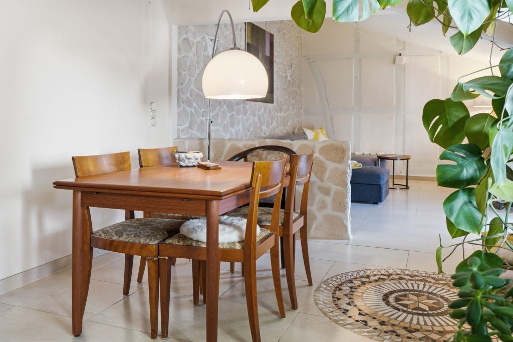 Gütelhöfer Immobilien - Immobilienangebot - Euskirchen / Kirchheim - Alle - Liebevoll sanierte und denkmalgeschützte Hofanlage mit Kaminofen und großzügigem Garten in Kirchheim
