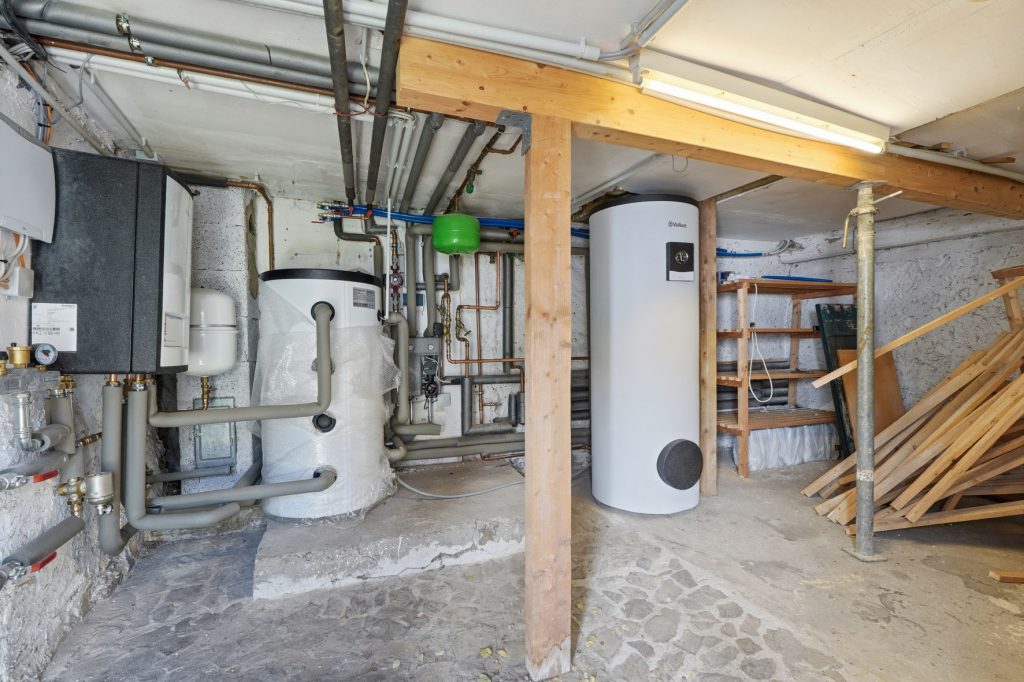 Gütelhöfer Immobilien - Immobilienangebot - Euskirchen / Kirchheim - Alle - Liebevoll sanierte und denkmalgeschützte Hofanlage mit Kaminofen und großzügigem Garten in Kirchheim