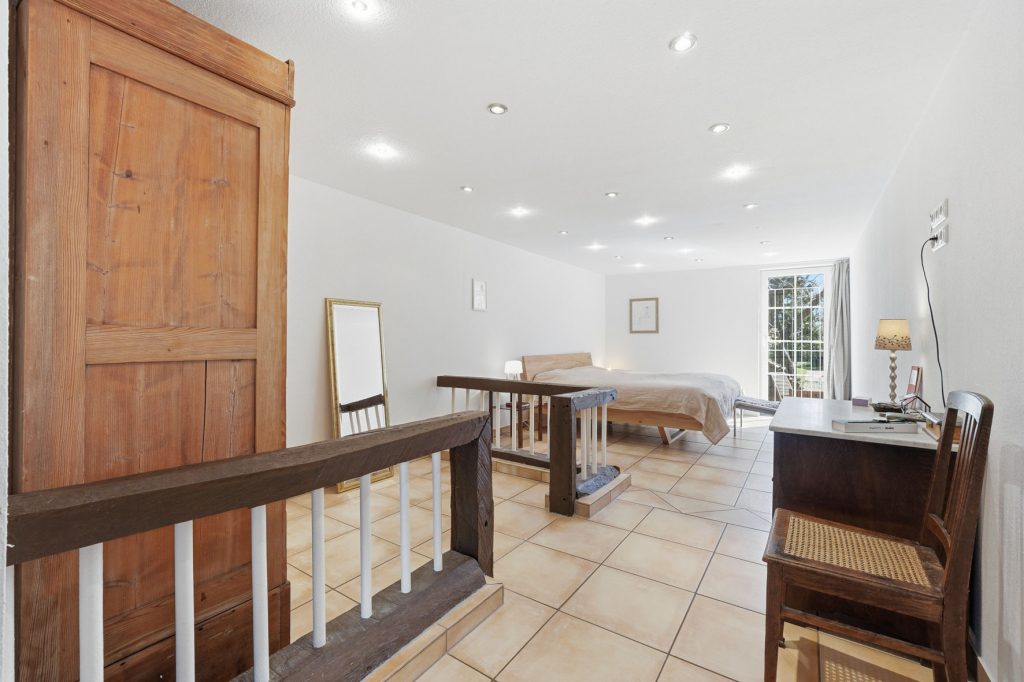 Gütelhöfer Immobilien - Immobilienangebot - Euskirchen / Kirchheim - Alle - Liebevoll sanierte und denkmalgeschützte Hofanlage mit Kaminofen und großzügigem Garten in Kirchheim