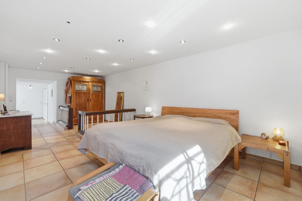 Gütelhöfer Immobilien - Immobilienangebot - Euskirchen / Kirchheim - Alle - Liebevoll sanierte und denkmalgeschützte Hofanlage mit Kaminofen und großzügigem Garten in Kirchheim