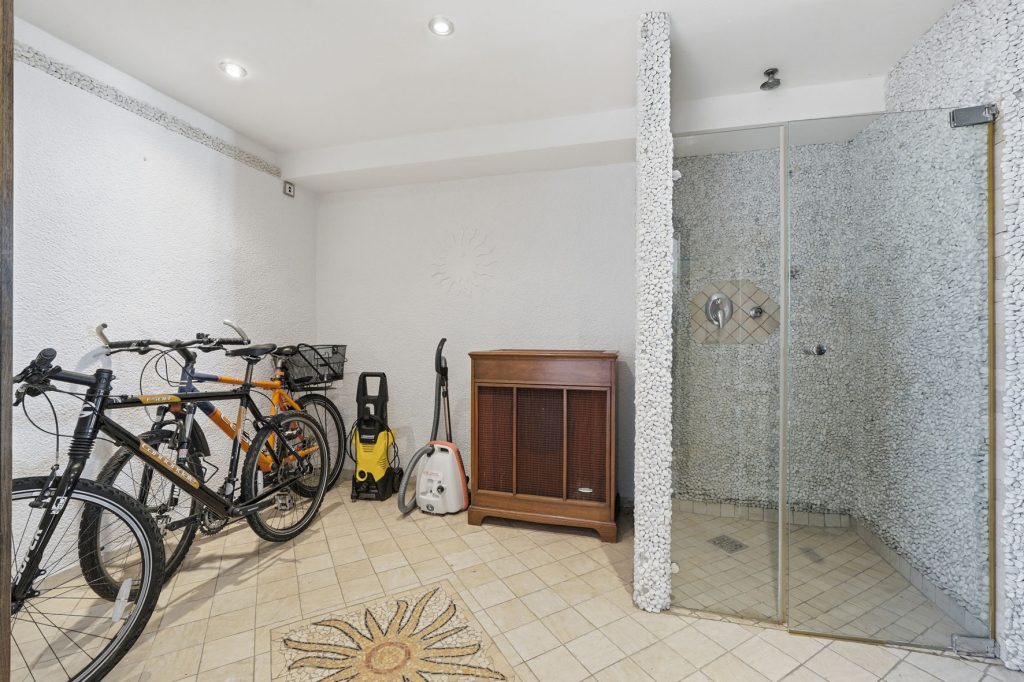 Gütelhöfer Immobilien - Immobilienangebot - Euskirchen / Kirchheim - Alle - Liebevoll sanierte und denkmalgeschützte Hofanlage mit Kaminofen und großzügigem Garten in Kirchheim
