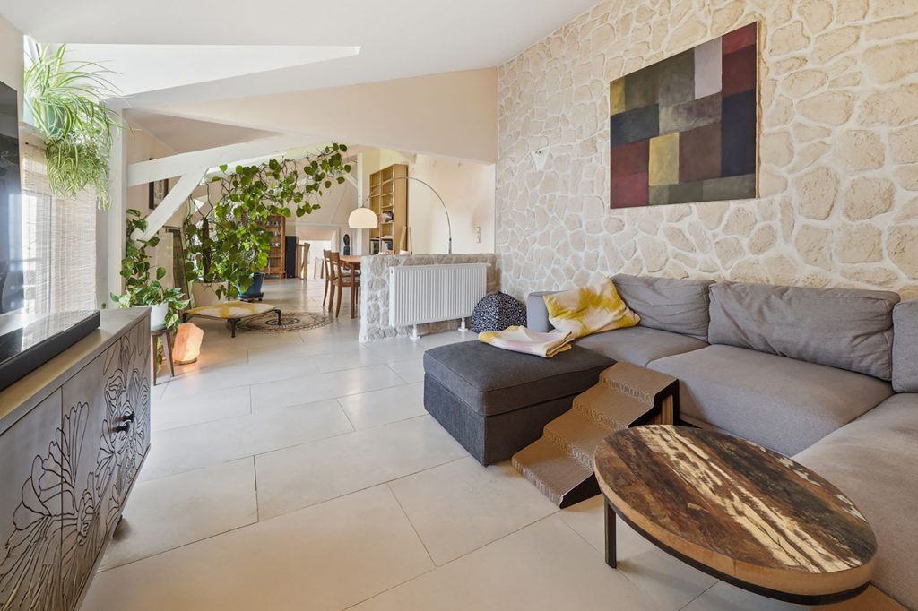Gütelhöfer Immobilien - Immobilienangebot - Euskirchen / Kirchheim - Alle - Liebevoll sanierte und denkmalgeschützte Hofanlage mit Kaminofen und großzügigem Garten in Kirchheim