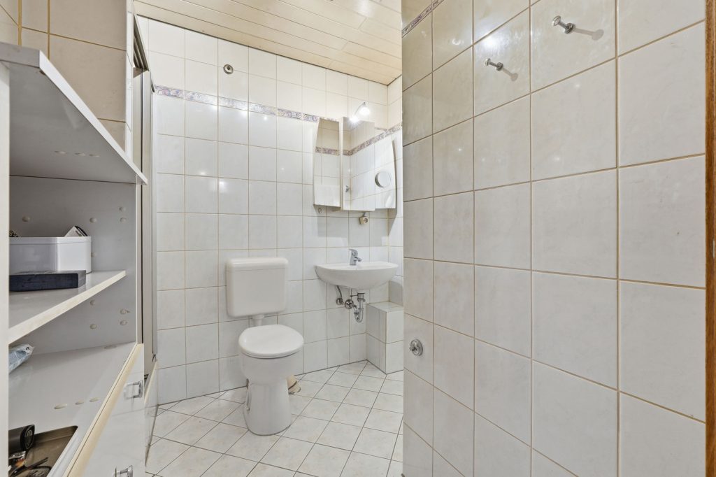 Gütelhöfer Immobilien - Immobilienangebot - Bornheim - Alle - Wohnen, Arbeiten und Vermieten? Multifunktionales Wohn- und Geschäftshaus im Herzen von Bornheim