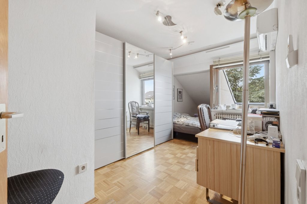 Gütelhöfer Immobilien - Immobilienangebot - Bornheim - Alle - Wohnen, Arbeiten und Vermieten? Multifunktionales Wohn- und Geschäftshaus im Herzen von Bornheim
