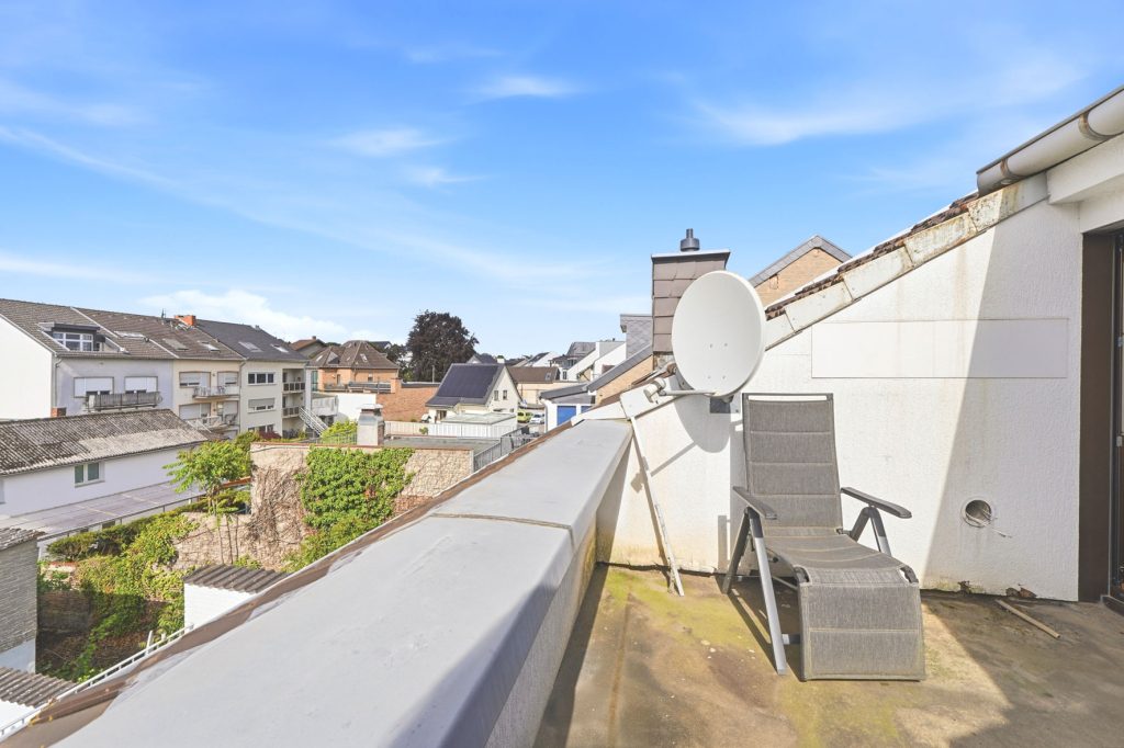 Gütelhöfer Immobilien - Immobilienangebot - Bornheim - Alle - Wohnen, Arbeiten und Vermieten? Multifunktionales Wohn- und Geschäftshaus im Herzen von Bornheim