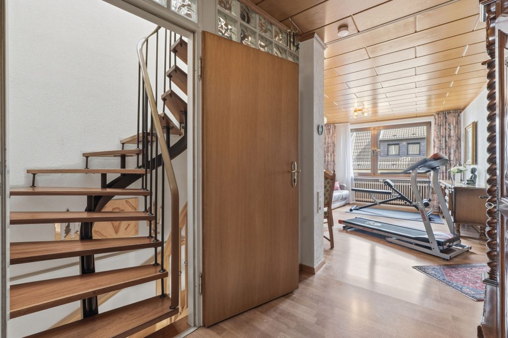 Gütelhöfer Immobilien - Immobilienangebot - Bornheim - Alle - Wohnen, Arbeiten und Vermieten? Multifunktionales Wohn- und Geschäftshaus im Herzen von Bornheim