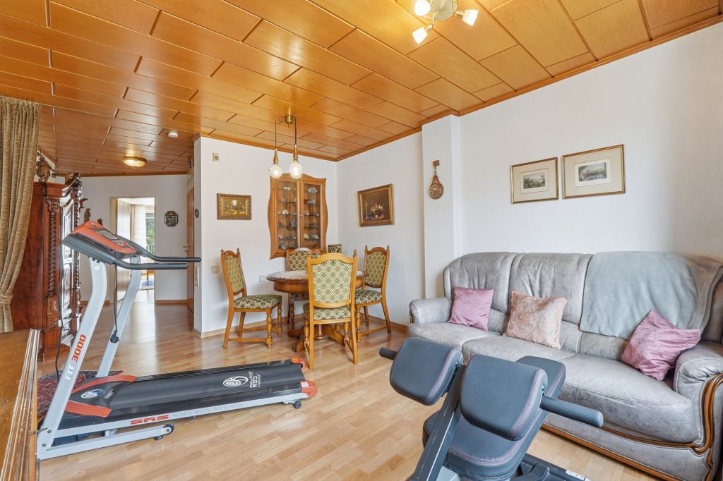 Gütelhöfer Immobilien - Immobilienangebot - Bornheim - Alle - Wohnen, Arbeiten und Vermieten? Multifunktionales Wohn- und Geschäftshaus im Herzen von Bornheim