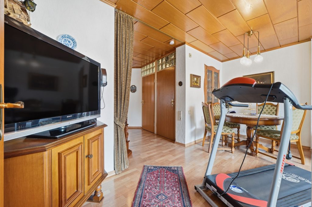 Gütelhöfer Immobilien - Immobilienangebot - Bornheim - Alle - Wohnen, Arbeiten und Vermieten? Multifunktionales Wohn- und Geschäftshaus im Herzen von Bornheim