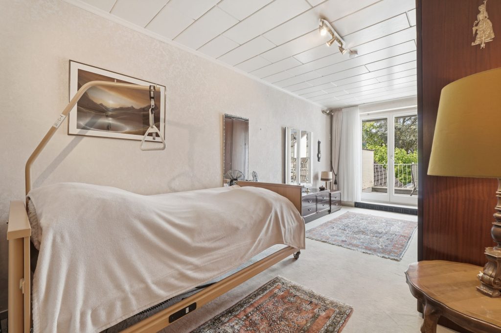 Gütelhöfer Immobilien - Immobilienangebot - Bornheim - Alle - Wohnen, Arbeiten und Vermieten? Multifunktionales Wohn- und Geschäftshaus im Herzen von Bornheim