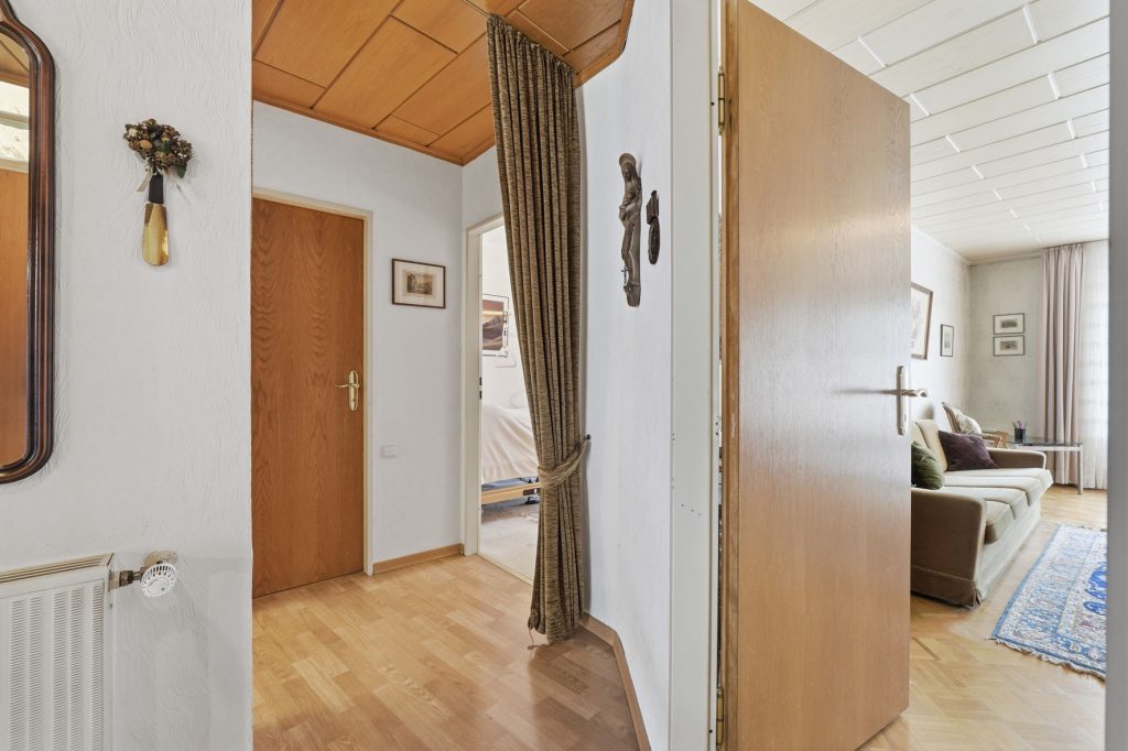 Gütelhöfer Immobilien - Immobilienangebot - Bornheim - Alle - Wohnen, Arbeiten und Vermieten? Multifunktionales Wohn- und Geschäftshaus im Herzen von Bornheim