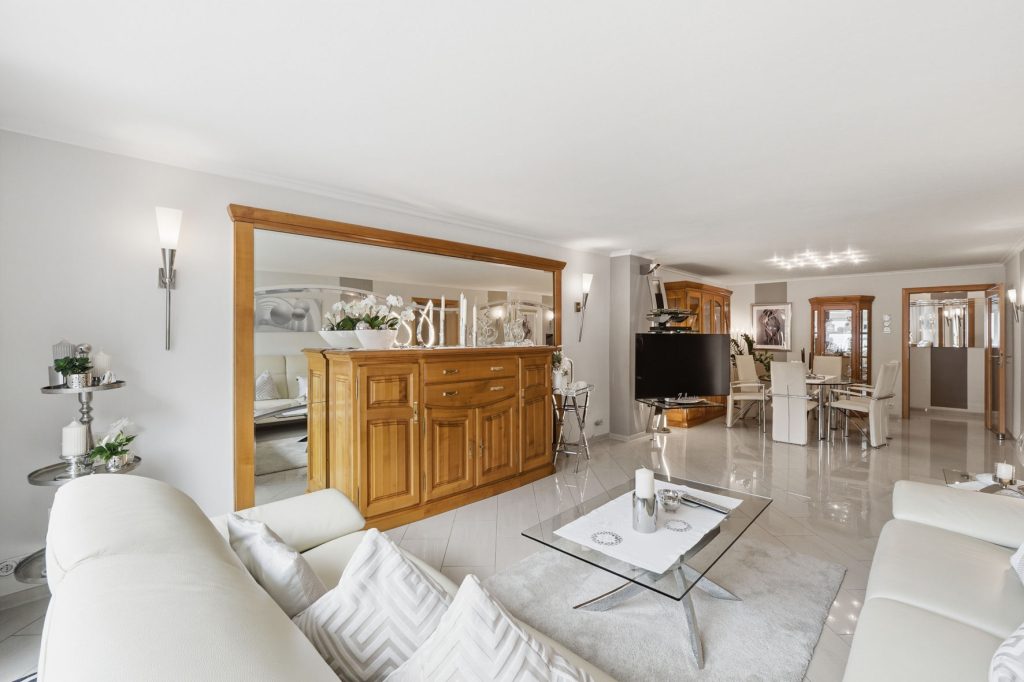 Gütelhöfer Immobilien - Immobilienangebot - Bornheim - Alle - Wohnen, Arbeiten und Vermieten? Multifunktionales Wohn- und Geschäftshaus im Herzen von Bornheim