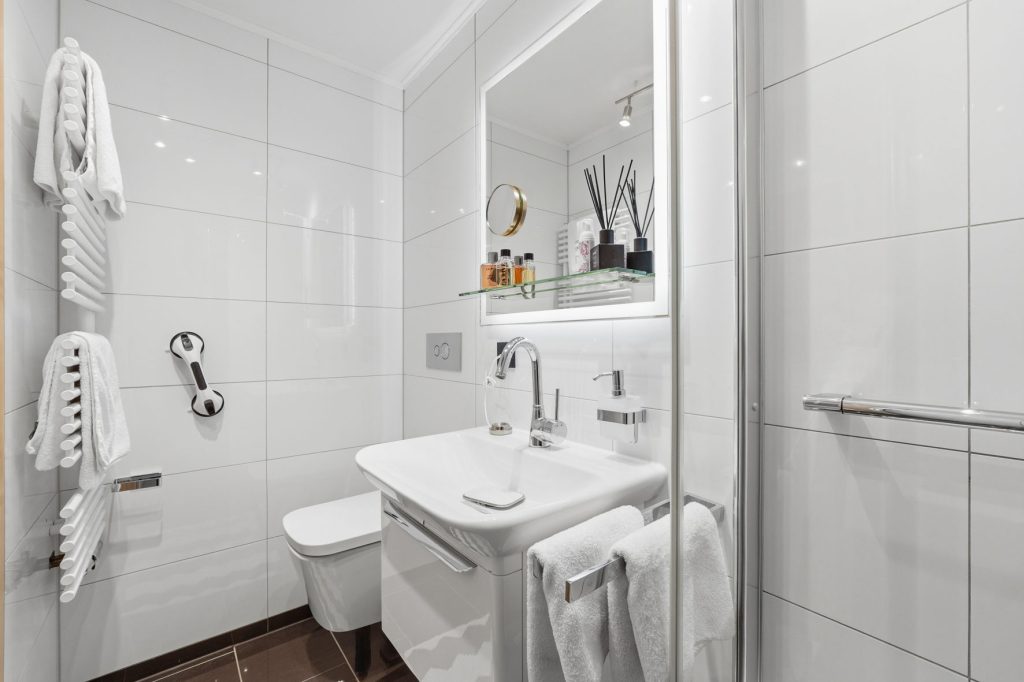 Gütelhöfer Immobilien - Immobilienangebot - Bornheim - Alle - Wohnen, Arbeiten und Vermieten? Multifunktionales Wohn- und Geschäftshaus im Herzen von Bornheim