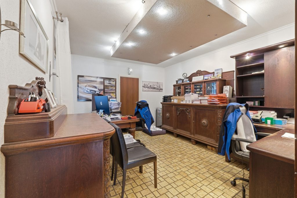 Gütelhöfer Immobilien - Immobilienangebot - Bornheim - Alle - Wohnen, Arbeiten und Vermieten? Multifunktionales Wohn- und Geschäftshaus im Herzen von Bornheim
