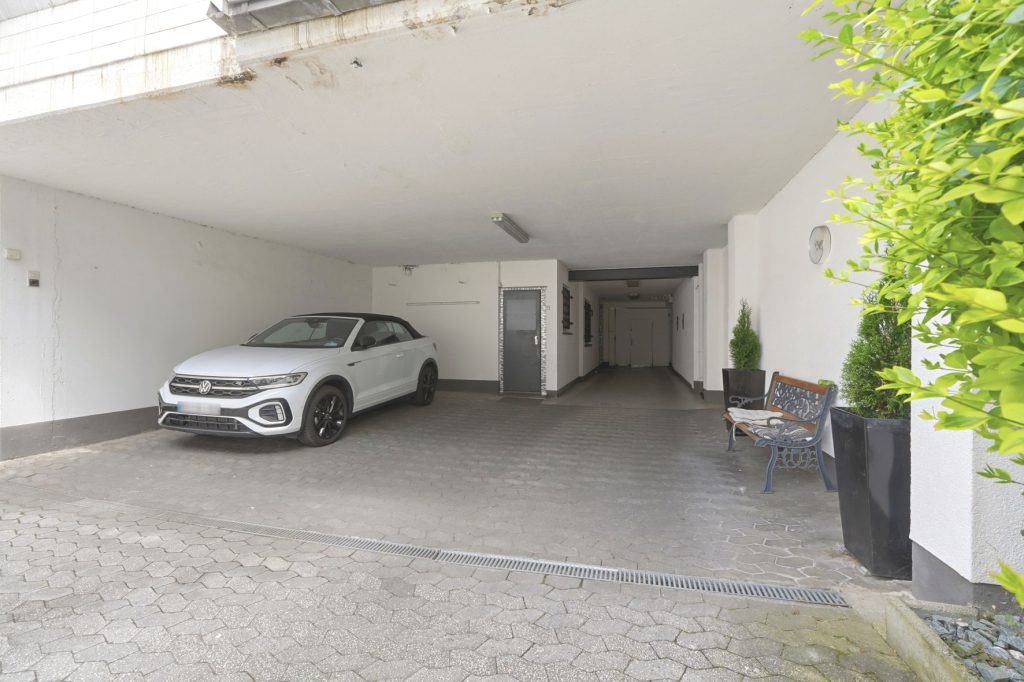 Gütelhöfer Immobilien - Immobilienangebot - Bornheim - Alle - Wohnen, Arbeiten und Vermieten? Multifunktionales Wohn- und Geschäftshaus im Herzen von Bornheim