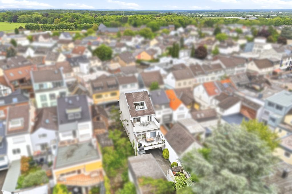 Gütelhöfer Immobilien - Immobilienangebot - Bornheim - Alle - Wohnen, Arbeiten und Vermieten? Multifunktionales Wohn- und Geschäftshaus im Herzen von Bornheim