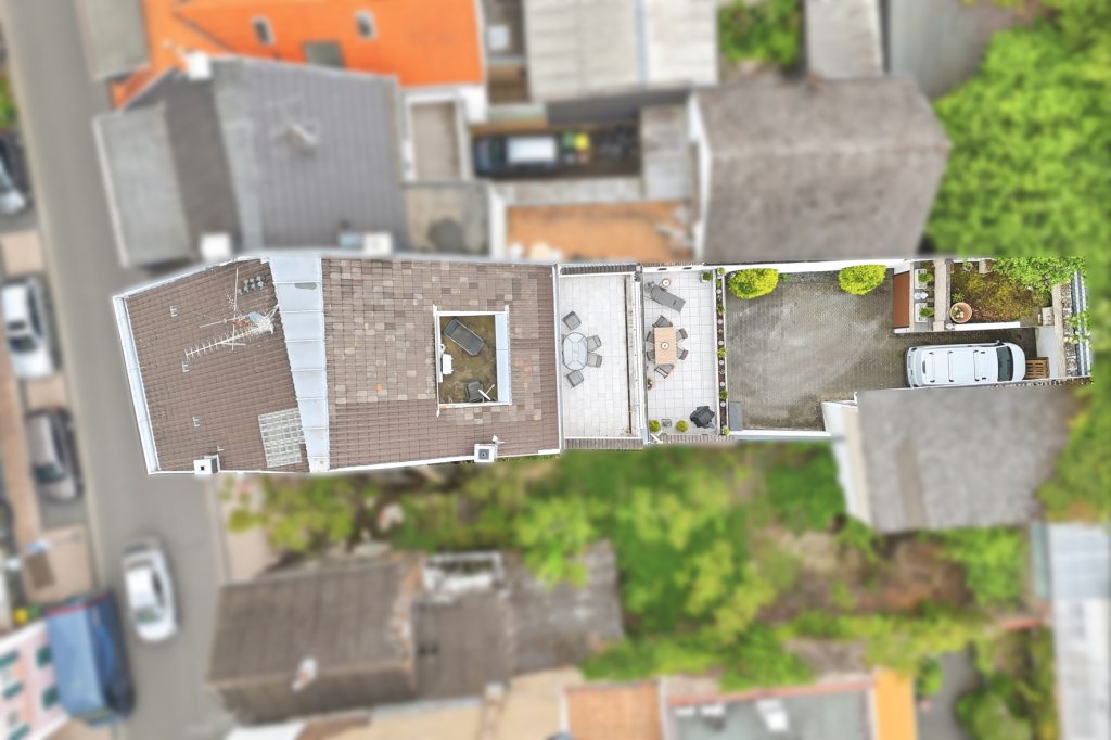 Gütelhöfer Immobilien - Immobilienangebot - Bornheim - Alle - Wohnen, Arbeiten und Vermieten? Multifunktionales Wohn- und Geschäftshaus im Herzen von Bornheim