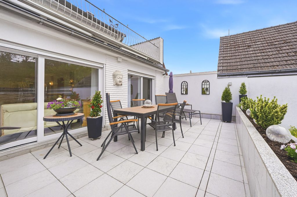 Gütelhöfer Immobilien - Immobilienangebot - Bornheim - Alle - Wohnen, Arbeiten und Vermieten? Multifunktionales Wohn- und Geschäftshaus im Herzen von Bornheim