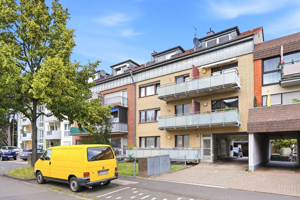 Gütelhöfer Immobilien - Immobilienangebot - Bornheim - Alle - Kapitalanlage mit Zukunft: 6-Parteienhaus, Lagerhalle und 5 Stellplätze in guter Lage in Bornheim