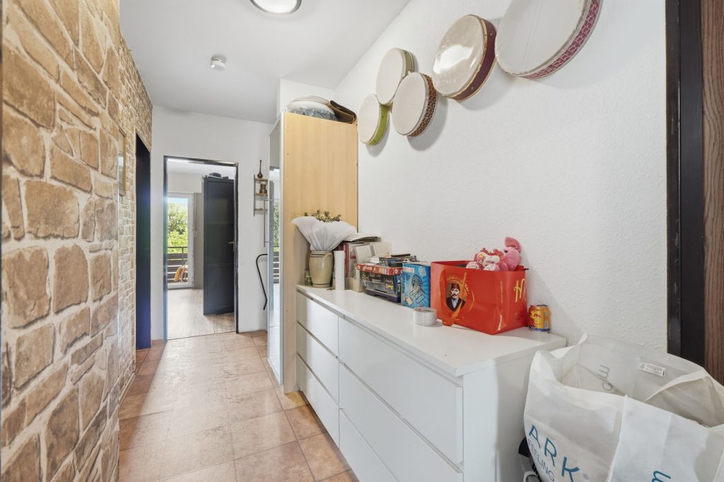 Gütelhöfer Immobilien - Immobilienangebot - Bornheim - Alle - Kapitalanlage mit Zukunft: 6-Parteienhaus, Lagerhalle und 5 Stellplätze in guter Lage in Bornheim