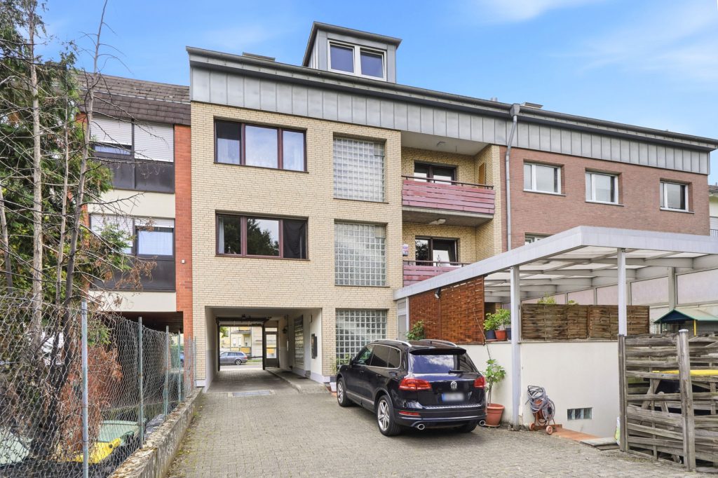Gütelhöfer Immobilien - Immobilienangebot - Bornheim - Alle - Kapitalanlage mit Zukunft: 6-Parteienhaus, Lagerhalle und 5 Stellplätze in guter Lage in Bornheim