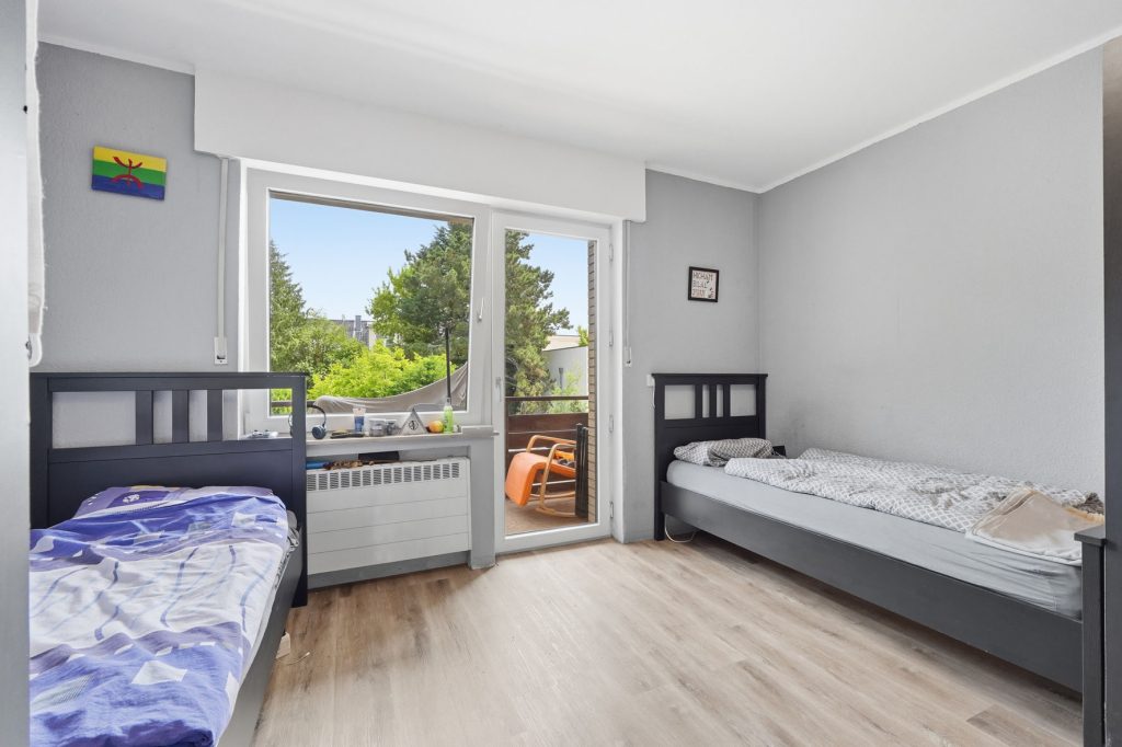 Gütelhöfer Immobilien - Immobilienangebot - Bornheim - Alle - Kapitalanlage mit Zukunft: 6-Parteienhaus, Lagerhalle und 5 Stellplätze in guter Lage in Bornheim