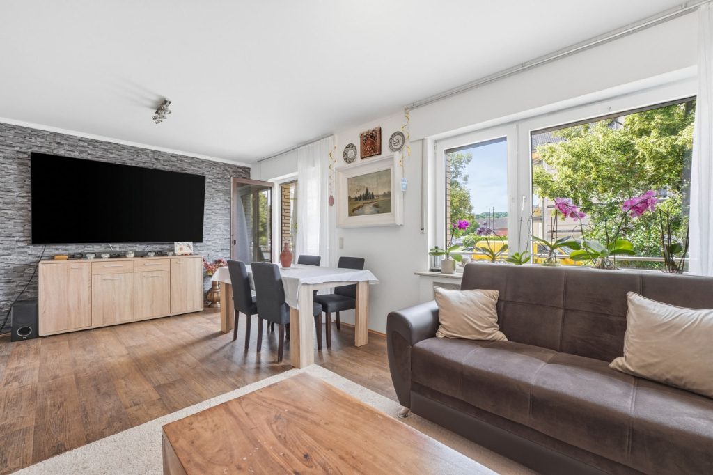 Gütelhöfer Immobilien - Immobilienangebot - Bornheim - Alle - Kapitalanlage mit Zukunft: 6-Parteienhaus, Lagerhalle und 5 Stellplätze in guter Lage in Bornheim