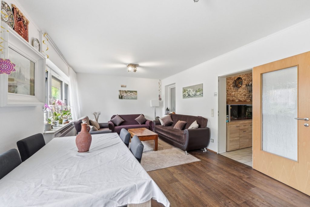 Gütelhöfer Immobilien - Immobilienangebot - Bornheim - Alle - Kapitalanlage mit Zukunft: 6-Parteienhaus, Lagerhalle und 5 Stellplätze in guter Lage in Bornheim