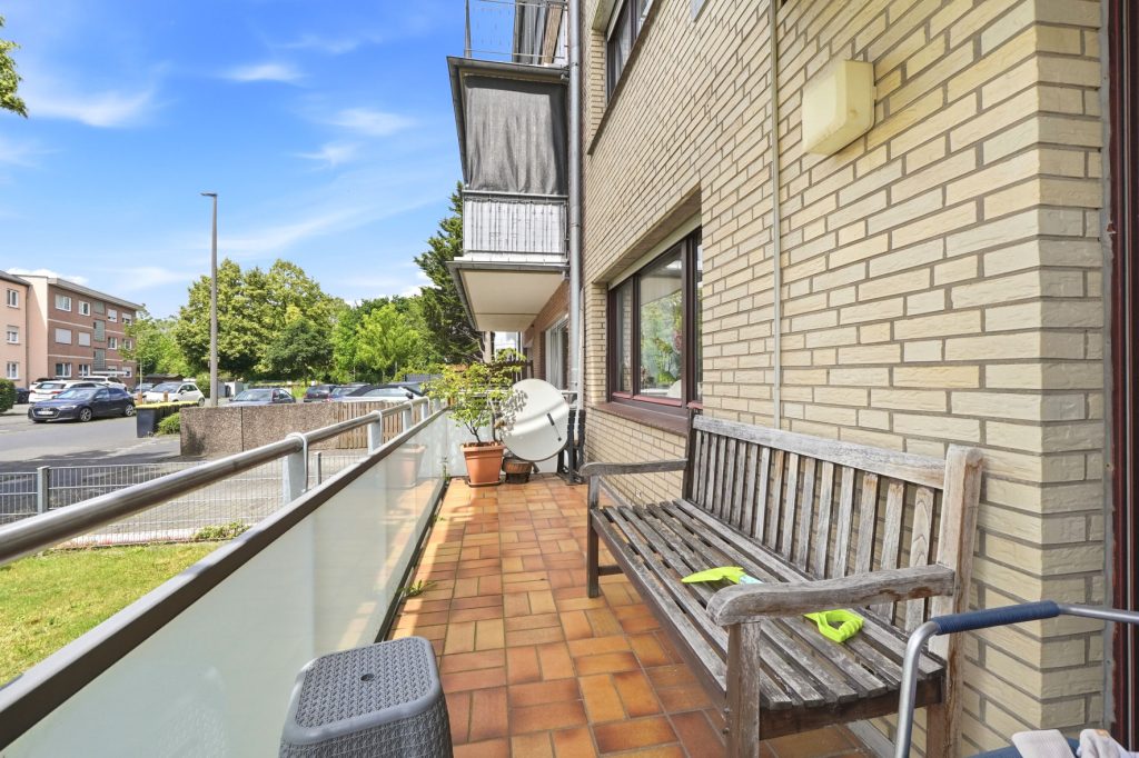 Gütelhöfer Immobilien - Immobilienangebot - Bornheim - Alle - Kapitalanlage mit Zukunft: 6-Parteienhaus, Lagerhalle und 5 Stellplätze in guter Lage in Bornheim