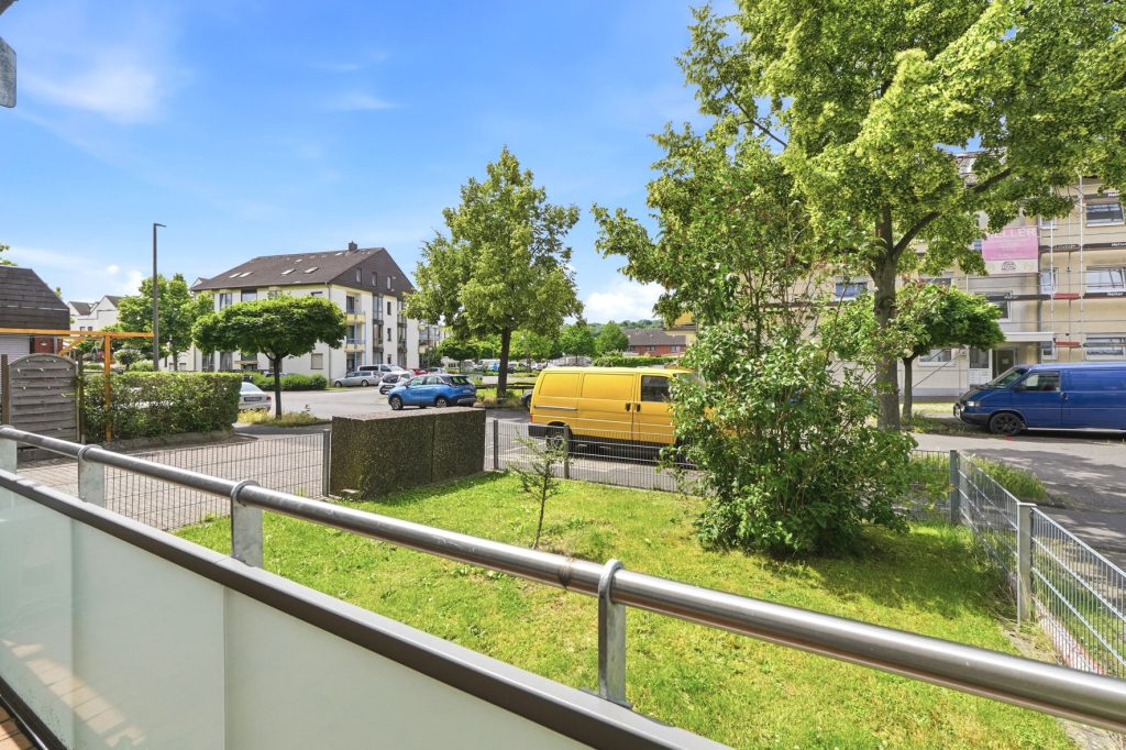 Gütelhöfer Immobilien - Immobilienangebot - Bornheim - Alle - Kapitalanlage mit Zukunft: 6-Parteienhaus, Lagerhalle und 5 Stellplätze in guter Lage in Bornheim
