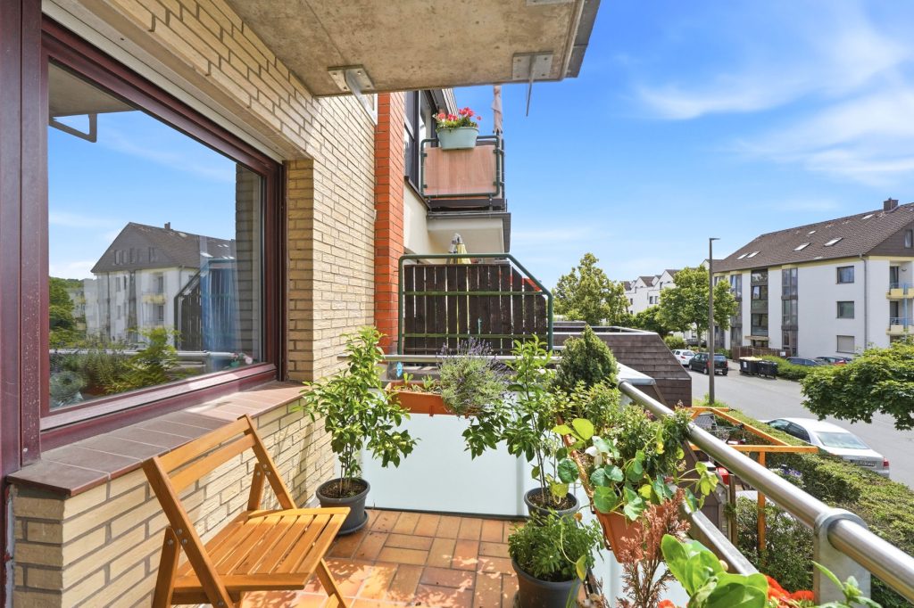 Gütelhöfer Immobilien - Immobilienangebot - Bornheim - Alle - Kapitalanlage mit Zukunft: 6-Parteienhaus, Lagerhalle und 5 Stellplätze in guter Lage in Bornheim