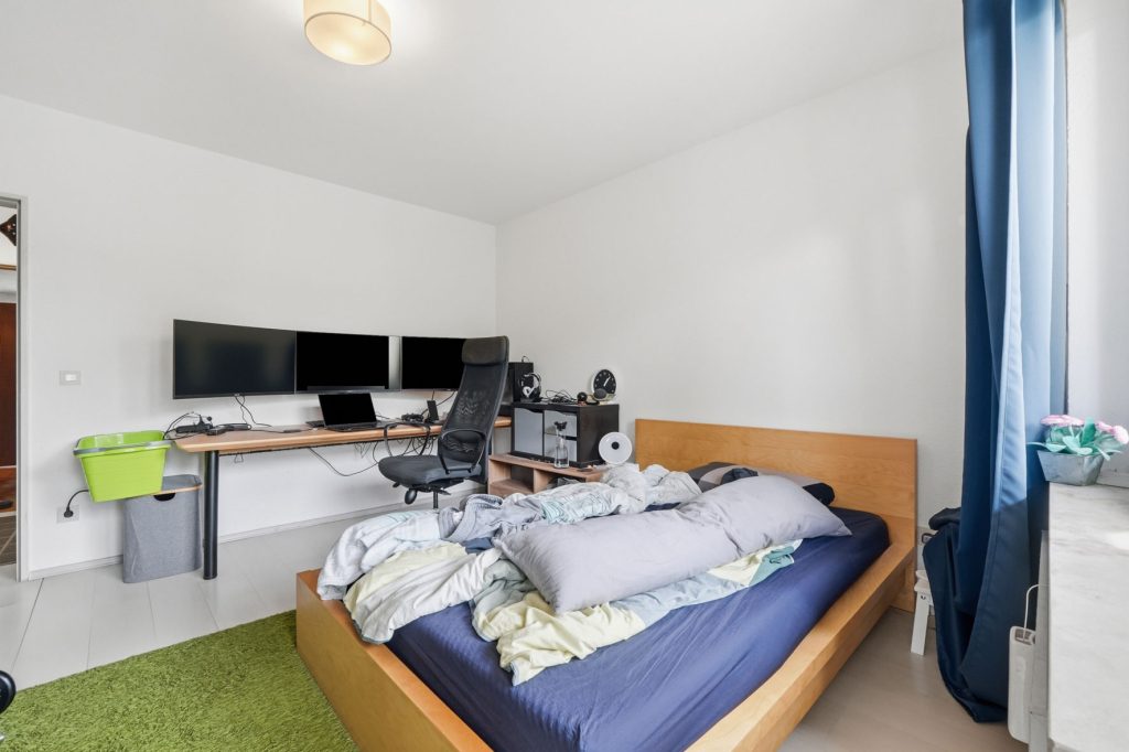 Gütelhöfer Immobilien - Immobilienangebot - Bornheim - Alle - Kapitalanlage mit Zukunft: 6-Parteienhaus, Lagerhalle und 5 Stellplätze in guter Lage in Bornheim