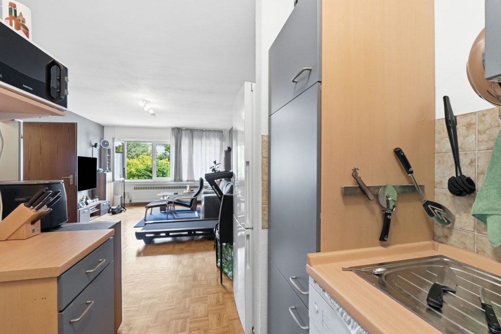 Gütelhöfer Immobilien - Immobilienangebot - Bornheim - Alle - Kapitalanlage mit Zukunft: 6-Parteienhaus, Lagerhalle und 5 Stellplätze in guter Lage in Bornheim