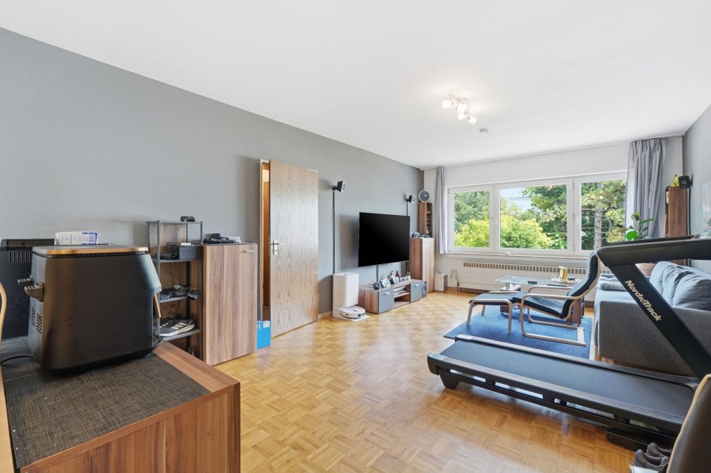 Gütelhöfer Immobilien - Immobilienangebot - Bornheim - Alle - Kapitalanlage mit Zukunft: 6-Parteienhaus, Lagerhalle und 5 Stellplätze in guter Lage in Bornheim