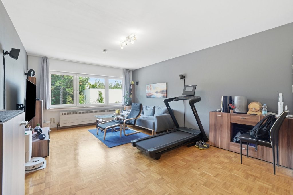 Gütelhöfer Immobilien - Immobilienangebot - Bornheim - Alle - Kapitalanlage mit Zukunft: 6-Parteienhaus, Lagerhalle und 5 Stellplätze in guter Lage in Bornheim