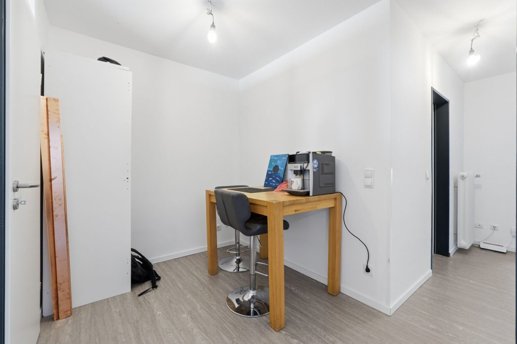 Gütelhöfer Immobilien - Immobilienangebot - Bornheim - Alle - Bornheimer Betongold! Solides 7-Parteienhaus mit 5 Stellplätzen u. attraktivem Entwicklungspotenzial
