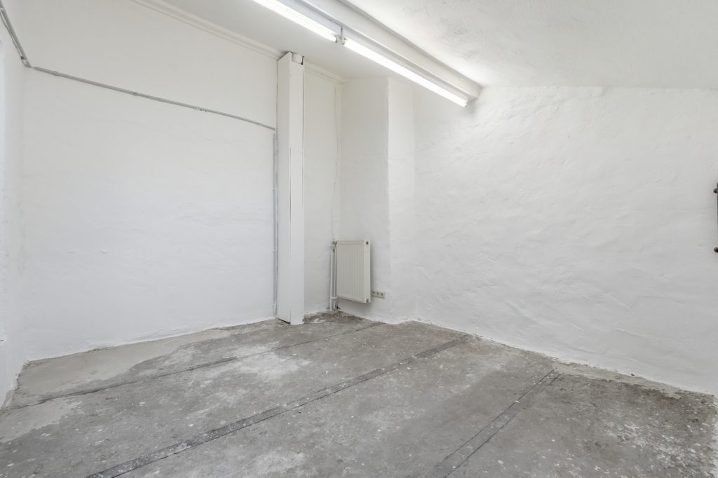 Gütelhöfer Immobilien - Immobilienangebot - Euskirchen / Kuchenheim - Alle - Historisches Wohnhaus mit Charakter, Garten und einzigartiger Lage direkt am idyllischen Bachlauf