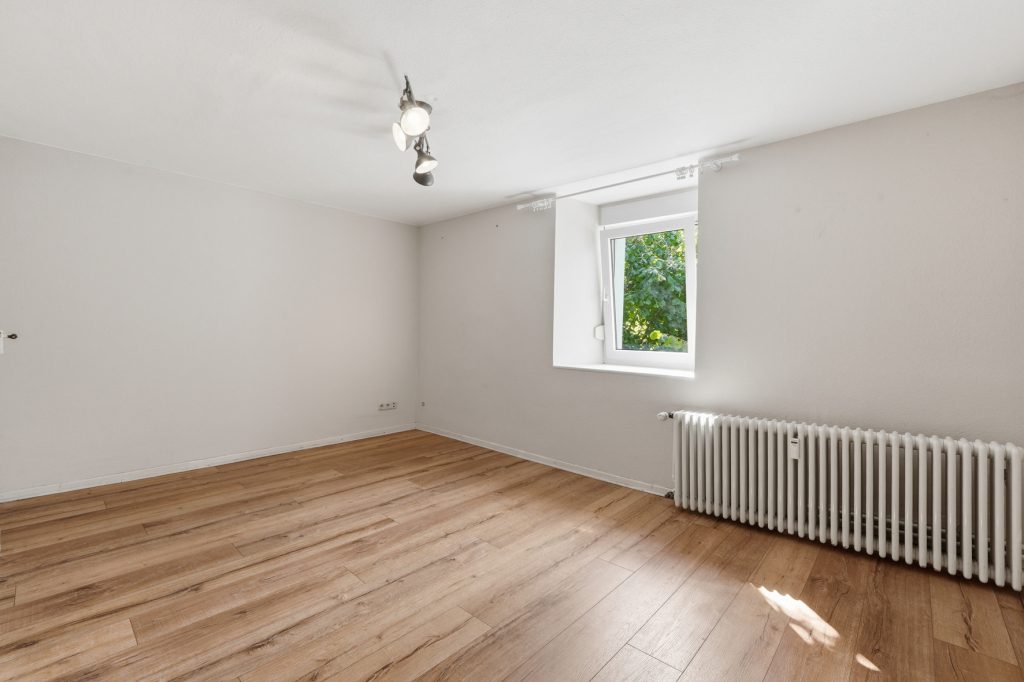 Gütelhöfer Immobilien - Immobilienangebot - Euskirchen / Kuchenheim - Alle - Historisches Wohnhaus mit Charakter, Garten und einzigartiger Lage direkt am idyllischen Bachlauf