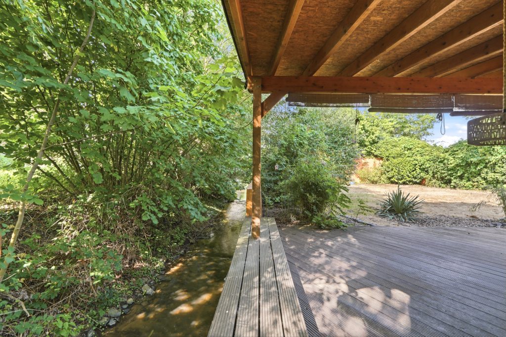 Gütelhöfer Immobilien - Immobilienangebot - Euskirchen / Kuchenheim - Alle - Historisches Wohnhaus mit Charakter, Garten und einzigartiger Lage direkt am idyllischen Bachlauf