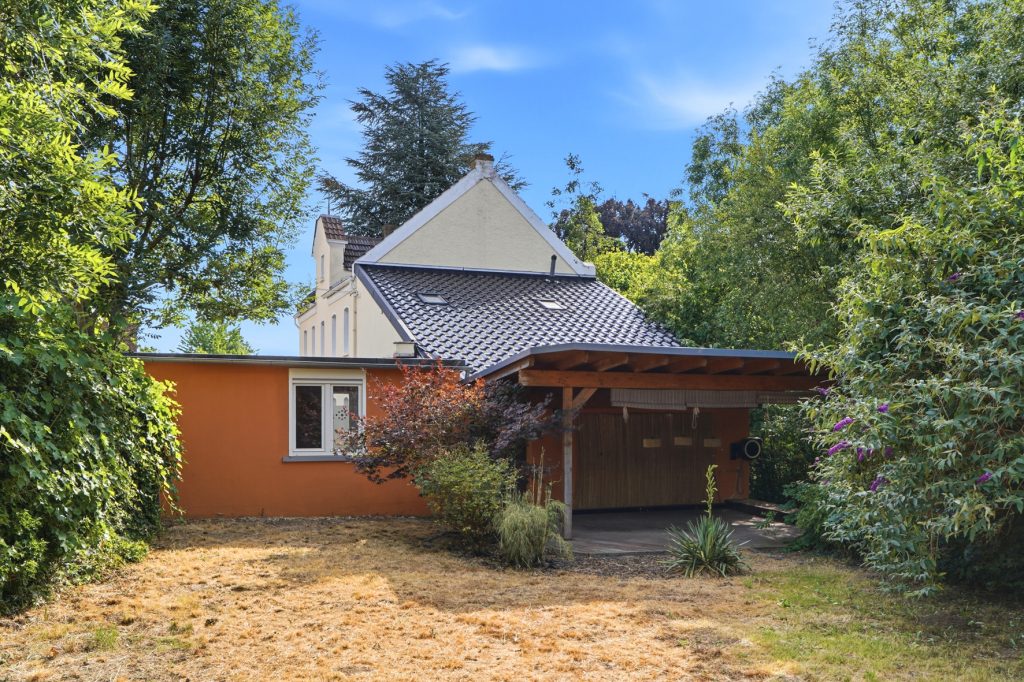 Gütelhöfer Immobilien - Immobilienangebot - Euskirchen / Kuchenheim - Alle - Historisches Wohnhaus mit Charakter, Garten und einzigartiger Lage direkt am idyllischen Bachlauf