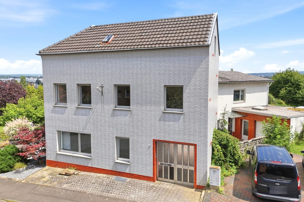 Gütelhöfer Immobilien - Immobilienangebot - Bornheim / Roisdorf - Alle - Handwerklich begabt? Einfamilienhaus mit viel Potenzial und Garage auf 944m² Grund in Roisdorf