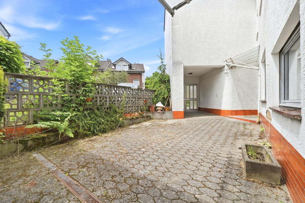 Gütelhöfer Immobilien - Immobilienangebot - Bornheim / Roisdorf - Alle - Handwerklich begabt? Einfamilienhaus mit viel Potenzial und Garage auf 944m² Grund in Roisdorf