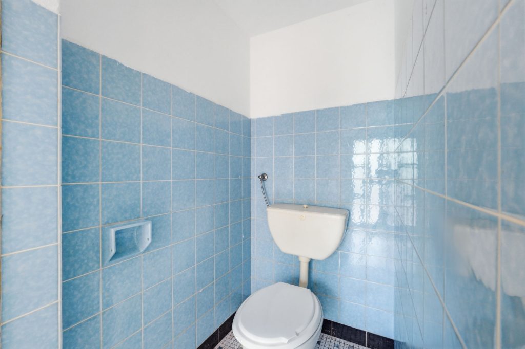 Gütelhöfer Immobilien - Immobilienangebot - Bornheim / Roisdorf - Alle - Handwerklich begabt? Einfamilienhaus mit viel Potenzial und Garage auf 944m² Grund in Roisdorf