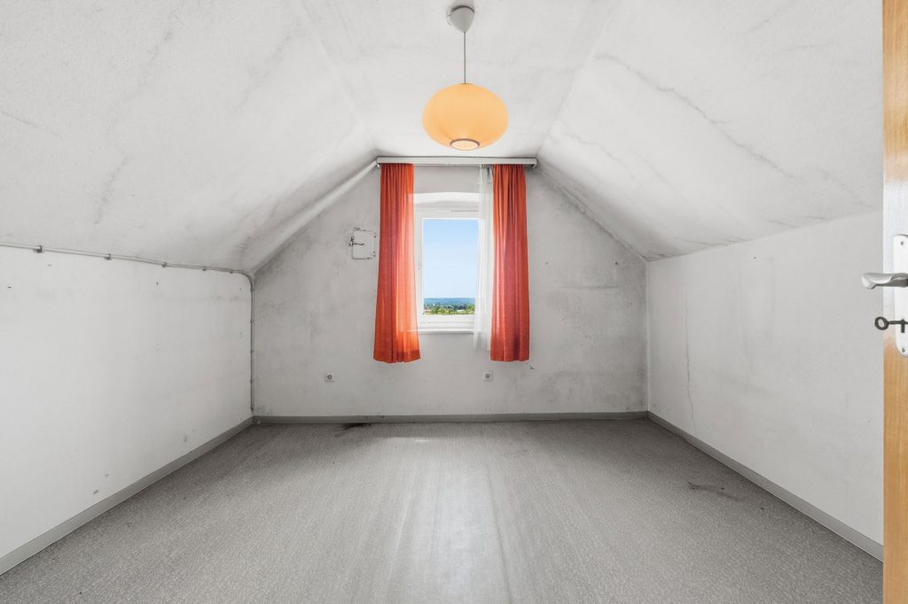 Gütelhöfer Immobilien - Immobilienangebot - Bornheim / Roisdorf - Alle - Handwerklich begabt? Einfamilienhaus mit viel Potenzial und Garage auf 944m² Grund in Roisdorf